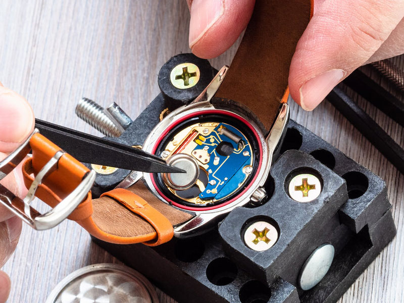 Watch Battery Replacement Service by Grand Montre